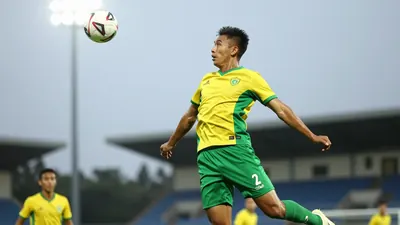 Lamontville Golden Arrows FC have moved to sixth in the Betway Premiership after a resilient start, highlighted by a 1-0...